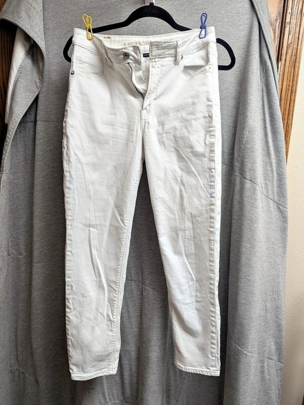 American Eagle White Skinny Stretch Jeans – Women’s Size 2